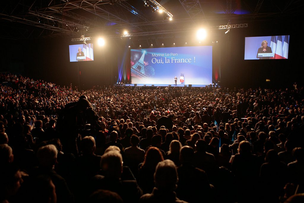 Marine Le Pen au Zénith de Paris, avril 2012 - Photo extraite du site marinelepen.fr -